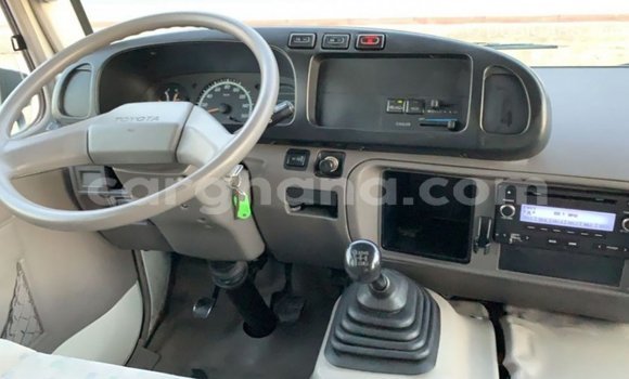 Ra Imported Toyota Coaster funfun Ọkọ̀ in Import - Dubai ni Ashanti Ra Imported Toyota Coaster funfun Ọkọ̀ in Import - Dubai ni Ashanti