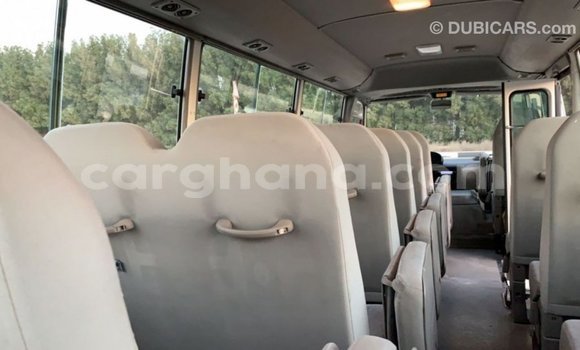 Ra Imported Toyota Coaster funfun Ọkọ̀ in Import - Dubai ni Ashanti Ra Imported Toyota Coaster funfun Ọkọ̀ in Import - Dubai ni Ashanti