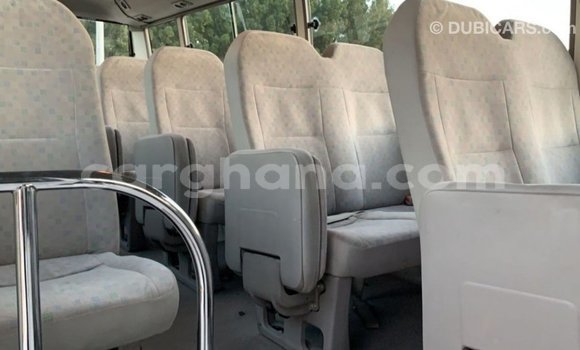 Ra Imported Toyota Coaster funfun Ọkọ̀ in Import - Dubai ni Ashanti Ra Imported Toyota Coaster funfun Ọkọ̀ in Import - Dubai ni Ashanti