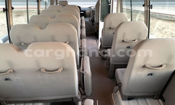 Ra Imported Toyota Coaster funfun Ọkọ̀ in Import - Dubai ni Ashanti Ra Imported Toyota Coaster funfun Ọkọ̀ in Import - Dubai ni Ashanti