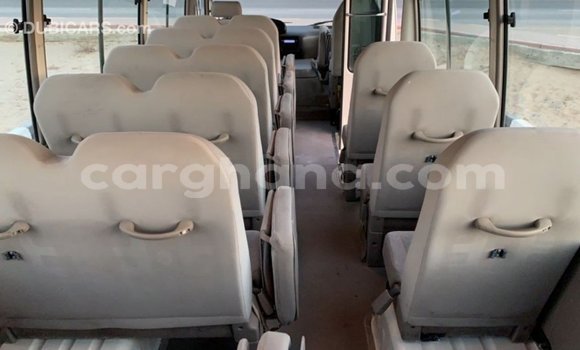 Ra Imported Toyota Coaster funfun Ọkọ̀ in Import - Dubai ni Ashanti Ra Imported Toyota Coaster funfun Ọkọ̀ in Import - Dubai ni Ashanti