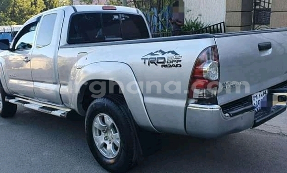 Buy Used Toyota Tacoma White Car in Accra in Greater Accra Buy Used Toyota Tacoma White Car in Accra in Greater Accra