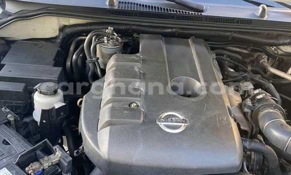 Ra Àlòkù Nissan Navara funfun Ọkọ̀ in Accra ni Greater Accra Ra Àlòkù Nissan Navara funfun Ọkọ̀ in Accra ni Greater Accra