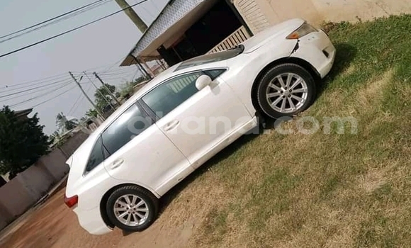 Ra Àlòkù Toyota Venza funfun Ọkọ̀ in Accra ni Greater Accra