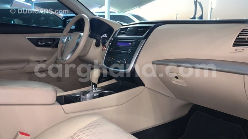 Big with watermark nissan altima ashanti import dubai 38982