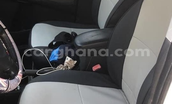 Ra Àlòkù Pontiac Vibe funfun Ọkọ̀ in Sekondi–Takoradi Metropolitan ni Oorun Ra Àlòkù Pontiac Vibe funfun Ọkọ̀ in Sekondi–Takoradi Metropolitan ni Oorun