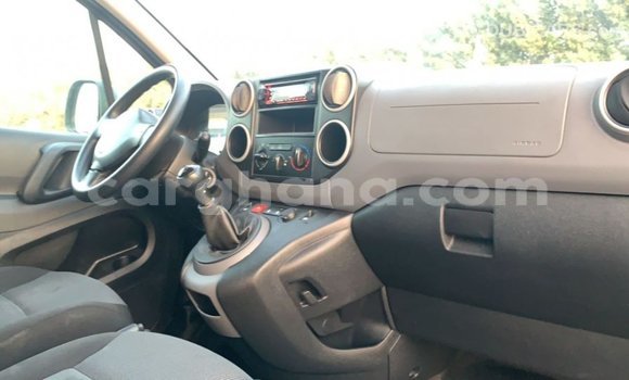 Ra Imported Peugeot Partner funfun Ọkọ̀ in Import - Dubai ni Ashanti Ra Imported Peugeot Partner funfun Ọkọ̀ in Import - Dubai ni Ashanti