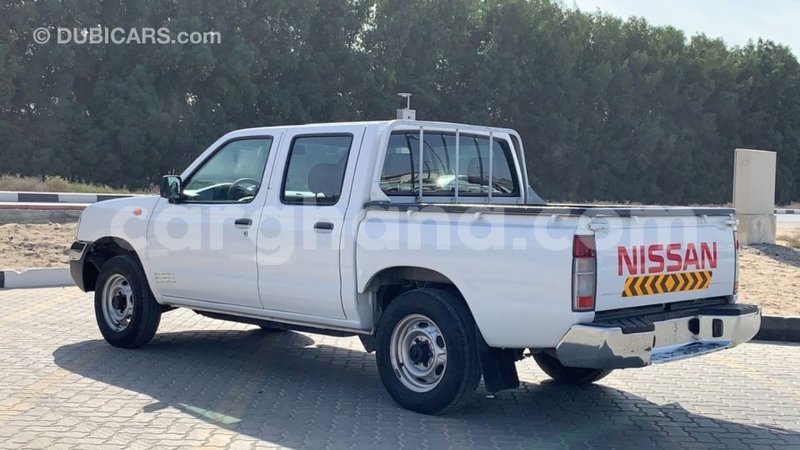 Big with watermark nissan pickup ashanti import dubai 39001