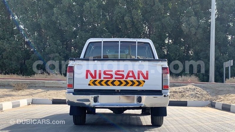 Big with watermark nissan pickup ashanti import dubai 39001