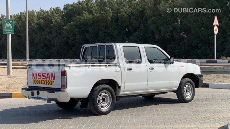 Big with watermark nissan pickup ashanti import dubai 39001