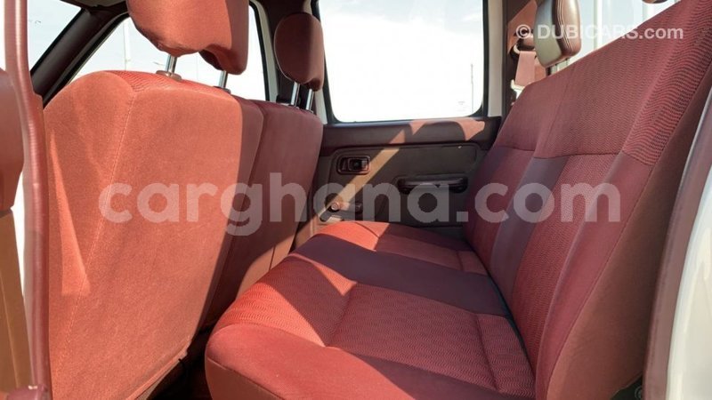 Big with watermark nissan pickup ashanti import dubai 39001