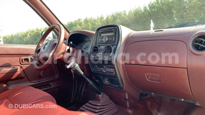 Big with watermark nissan pickup ashanti import dubai 39001