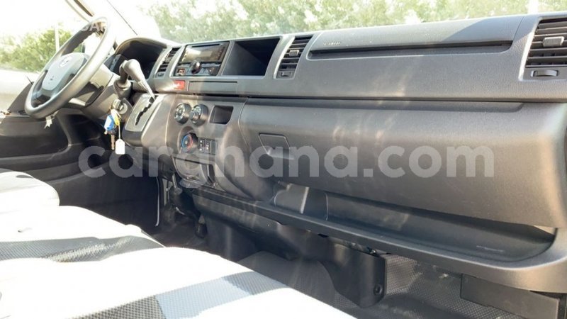 Big with watermark toyota hiace ashanti import dubai 39008