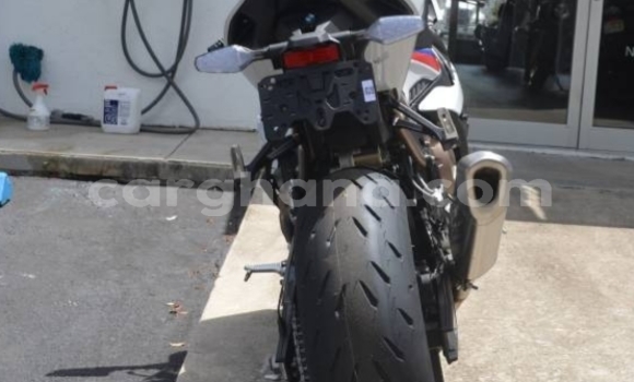 Sayi Na hannu BMW S 1000 Sauran Motsi in Abura a Tsakiya Sayi Na hannu BMW S 1000 Sauran Motsi in Abura a Tsakiya