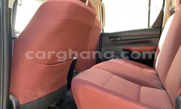 Ra Imported Toyota Hilux funfun Ọkọ̀ in Import - Dubai ni Ashanti Ra Imported Toyota Hilux funfun Ọkọ̀ in Import - Dubai ni Ashanti