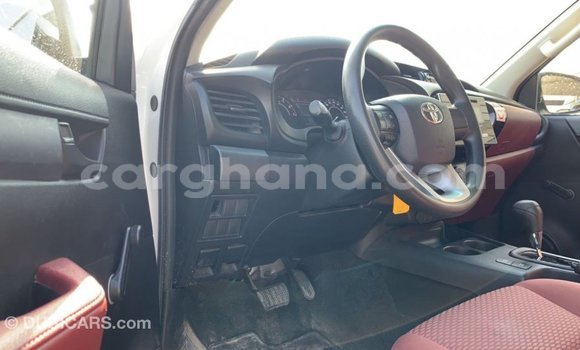 Ra Imported Toyota Hilux funfun Ọkọ̀ in Import - Dubai ni Ashanti Ra Imported Toyota Hilux funfun Ọkọ̀ in Import - Dubai ni Ashanti