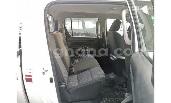 Buy Import Toyota Hilux White Car in Import - Dubai in Ashanti Buy Import Toyota Hilux White Car in Import - Dubai in Ashanti