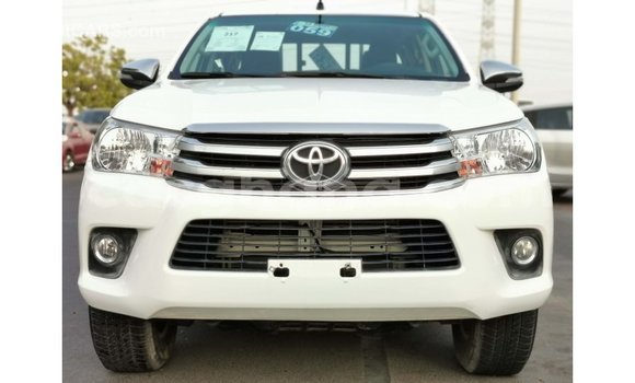 Ra Imported Toyota Hilux funfun Ọkọ̀ in Import - Dubai ni Ashanti Ra Imported Toyota Hilux funfun Ọkọ̀ in Import - Dubai ni Ashanti
