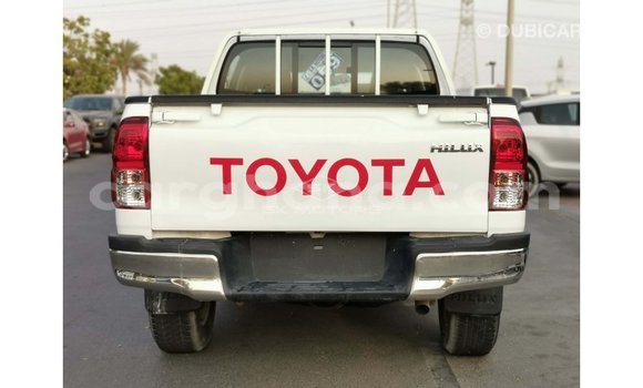 Ra Imported Toyota Hilux funfun Ọkọ̀ in Import - Dubai ni Ashanti Ra Imported Toyota Hilux funfun Ọkọ̀ in Import - Dubai ni Ashanti