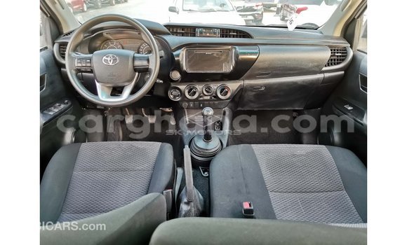 Ra Imported Toyota Hilux funfun Ọkọ̀ in Import - Dubai ni Ashanti Ra Imported Toyota Hilux funfun Ọkọ̀ in Import - Dubai ni Ashanti