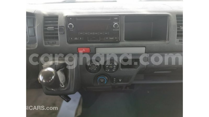 Big with watermark toyota hiace ashanti import dubai 39056