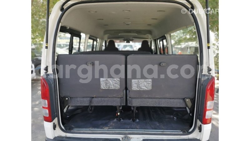 Big with watermark toyota hiace ashanti import dubai 39056