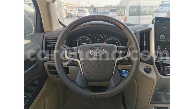 Big with watermark toyota land cruiser ashanti import dubai 39059