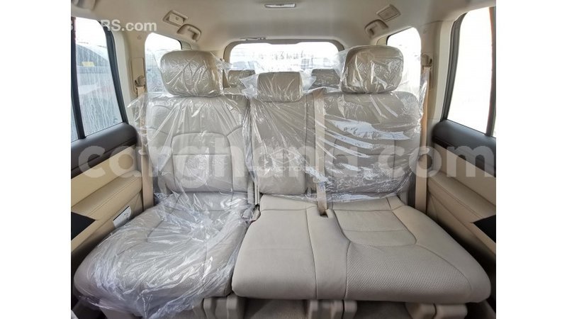 Big with watermark toyota land cruiser ashanti import dubai 39059