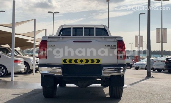 Ra Imported Toyota Hilux funfun Ọkọ̀ in Import - Dubai ni Ashanti Ra Imported Toyota Hilux funfun Ọkọ̀ in Import - Dubai ni Ashanti