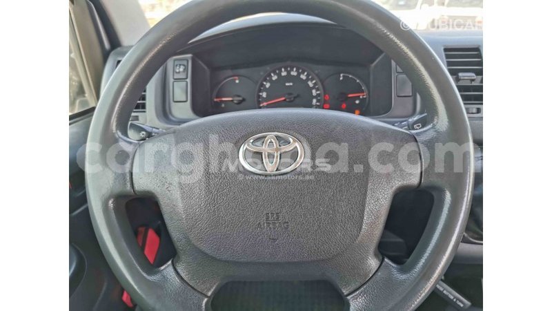 Big with watermark toyota hiace ashanti import dubai 39067