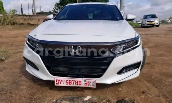 Ra Àlòkù Honda Accord funfun Ọkọ̀ in Accra ni Greater Accra Ra Àlòkù Honda Accord funfun Ọkọ̀ in Accra ni Greater Accra
