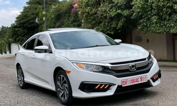 Ra Àlòkù Honda Civic Type R funfun Ọkọ̀ in Accra ni Greater Accra Ra Àlòkù Honda Civic Type R funfun Ọkọ̀ in Accra ni Greater Accra