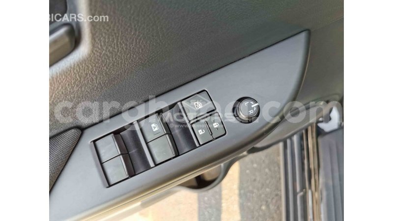 Big with watermark toyota hiace ashanti import dubai 39140