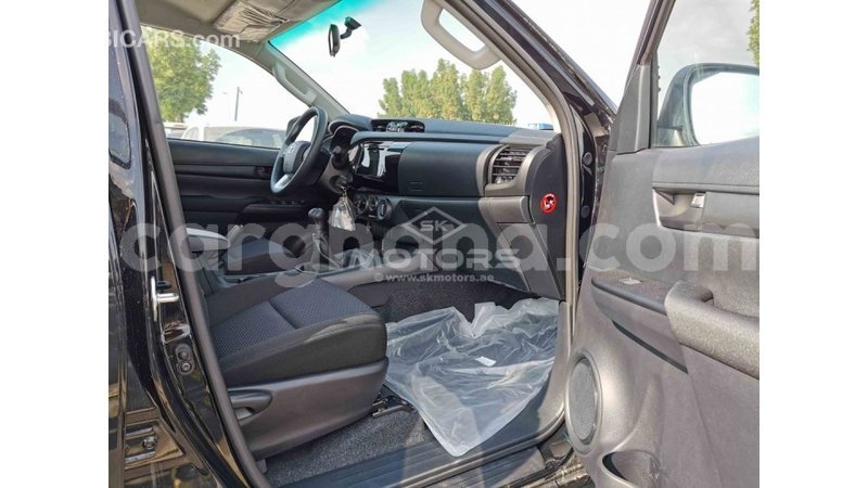 Big with watermark toyota hiace ashanti import dubai 39140