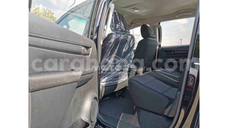 Big with watermark toyota hiace ashanti import dubai 39140