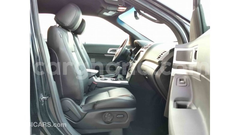 Big with watermark ford explorer ashanti import dubai 39143