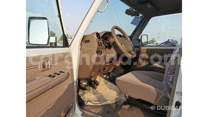 Big with watermark toyota land cruiser ashanti import dubai 39148