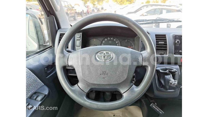 Big with watermark toyota hiace ashanti import dubai 39155