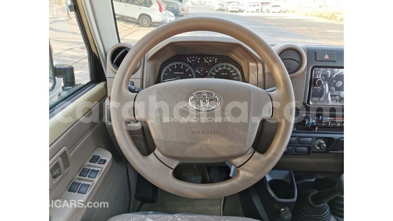 Big with watermark toyota land cruiser ashanti import dubai 39159