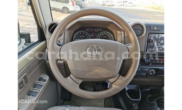 Sayi Imported Toyota Land Cruiser M Mota in Import - Dubai a Ashanti Sayi Imported Toyota Land Cruiser M Mota in Import - Dubai a Ashanti