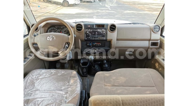 Big with watermark toyota land cruiser ashanti import dubai 39159