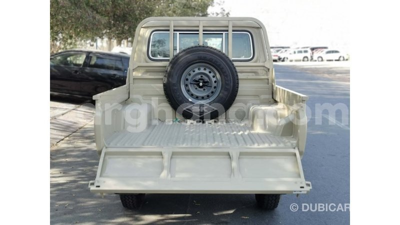 Big with watermark toyota land cruiser ashanti import dubai 39159