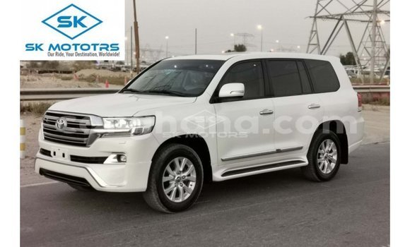 Buy Import Toyota Land Cruiser White Car in Import - Dubai in Ashanti Buy Import Toyota Land Cruiser White Car in Import - Dubai in Ashanti