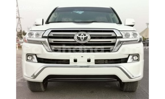 Buy Import Toyota Land Cruiser White Car in Import - Dubai in Ashanti Buy Import Toyota Land Cruiser White Car in Import - Dubai in Ashanti