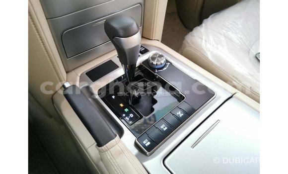Buy Import Toyota Land Cruiser White Car in Import - Dubai in Ashanti Buy Import Toyota Land Cruiser White Car in Import - Dubai in Ashanti