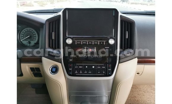 Buy Import Toyota Land Cruiser White Car in Import - Dubai in Ashanti Buy Import Toyota Land Cruiser White Car in Import - Dubai in Ashanti