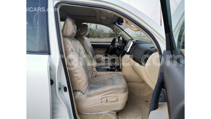 Big with watermark toyota land cruiser ashanti import dubai 39167