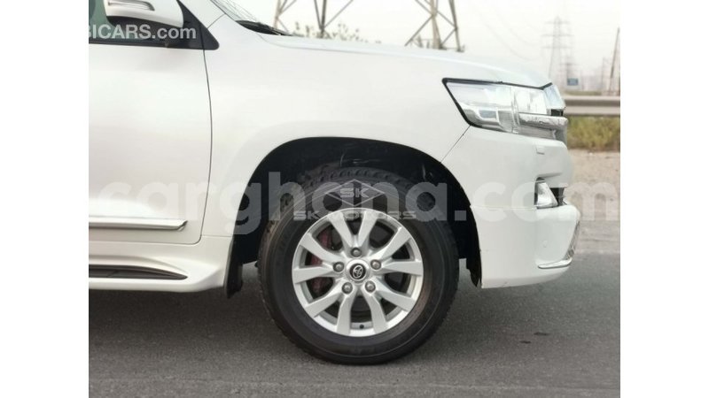 Big with watermark toyota land cruiser ashanti import dubai 39167