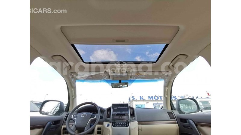 Big with watermark toyota land cruiser ashanti import dubai 39168