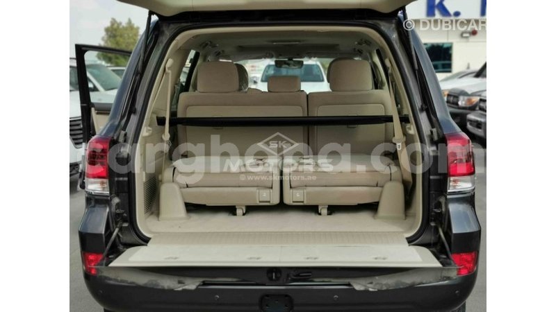 Big with watermark toyota land cruiser ashanti import dubai 39168